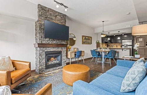 Canmore Condo | Luxury at Stoneridge | Heated Outdoor Pool + Hot Tub | King | Crib | Park Pass
