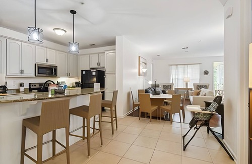 Florida Central Atlantic Coast Apartment | Luxury at Vista Cay - Near Universal