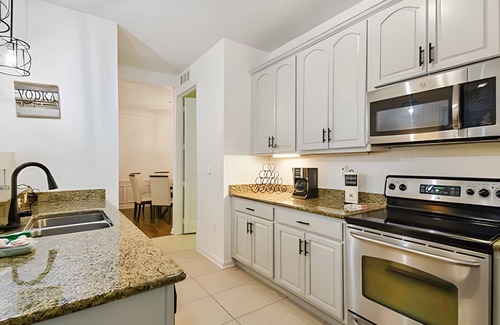 Florida Central Atlantic Coast Apartment | Luxury at Vista Cay - Near Universal