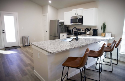 Lubbock House | Luxury Awaits! Brand New Home- 3 Bedroom King Suite