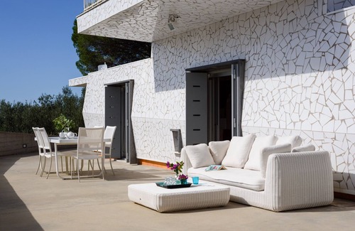 Itri Villa | Luxury Award-winning Villa Set in Olive Groves
