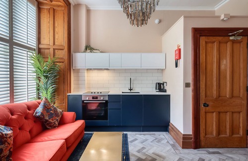 Windermere Apartment | Luxury boutique 1 bed apartment - Free On-Site Parking