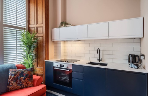 Windermere Apartment | Luxury boutique 1 bed apartment - Free On-Site Parking