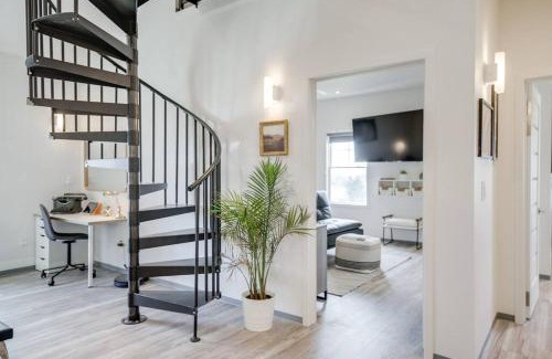 Jefferson City Apartment | Luxury Barndo 2B Europe Style Farm Stay Fresh Eggs