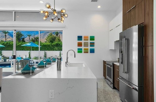 Indian Canyon Villa | Luxury Bauhaus Retreat w/Pool&Hot Tub + Mtn Views