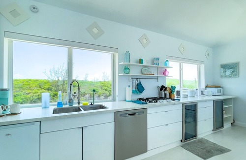 Governor's Harbour Resort | Luxury Beachfront Penthouse on Pink Sand Beach - Governor's Harbor
