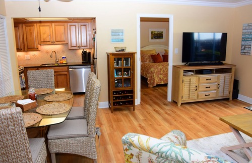 Siesta Key Condo | LUXURY BEACH CABANA ON SIESTA KEY!