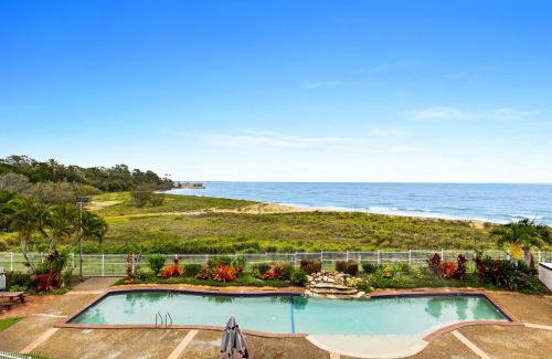 Urangan Apartment | Luxury Beach Front Apartment