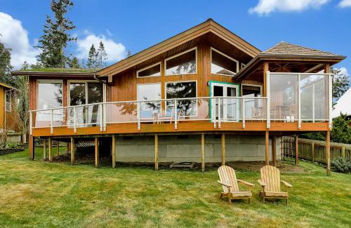Langley House | Luxury Beach Home Ocean View Sonos