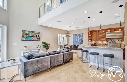 Pompano Beach House | Luxury Beach House 2 Mins walk to the Beach