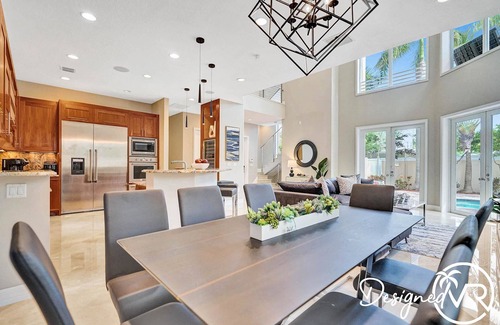 Pompano Beach House | Luxury Beach House 2 Mins walk to the Beach