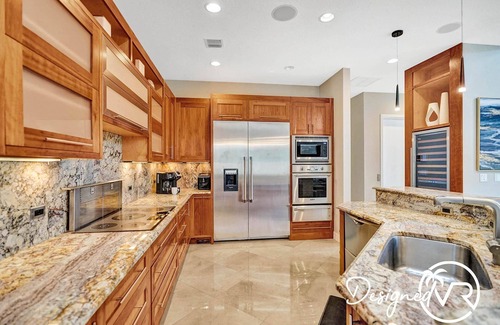 Pompano Beach House | Luxury Beach House 2 Mins walk to the Beach
