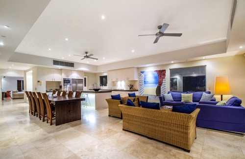 Port Douglas House | Luxury Beach House in heart of Port Dgls