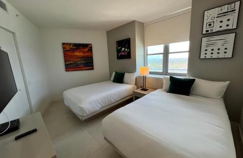 Hollywood South Central Beach Apartment | Luxury Beach Resort
