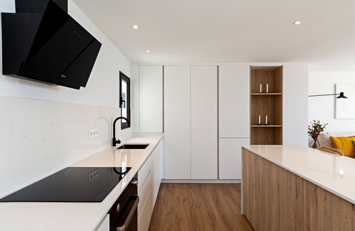Arrecife Apartment | Luxury Beach Views 2BR House - Private Parking