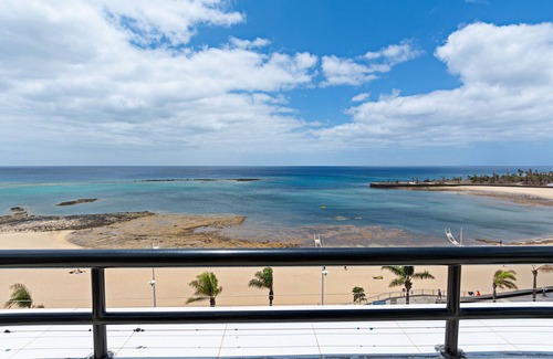 Arrecife Apartment | Luxury Beach Views 2BR House - Private Parking