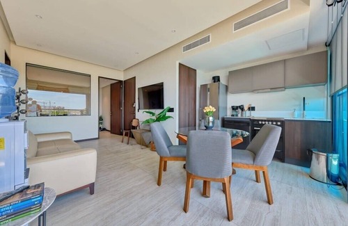 Tuxtla Gutierrez Apartment | Luxury Beachfront 2Br Unit - Ocean View - King Bed