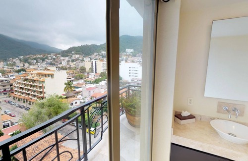Emiliano Zapata Condo | Luxury Beachfront Condo! 3BD Condo for rent in Los Muertos Beach, Puerto vallart