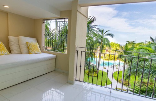 Marina Vallarta Condo | Luxury beachfront condo in Porto Fino, bonus studio, private beach, pool.