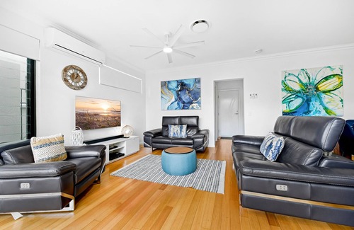 Mudjimba Apartment | Luxury Beachfront Holiday Accommodation - Live your best life!!