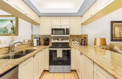 Park Shore Apartment | Luxury Beachfront Apartment at Naples Cay