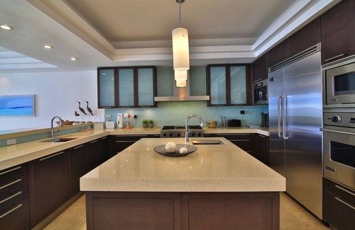Simpson Bay Apartment | Luxury Beachfront Condo
