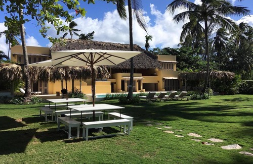 Las Terrenas Villa | Luxury beachfront villa, 8 bedrooms, 14-17 sleeps, 7 bathrooms