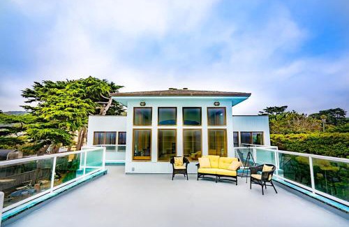 El Granada House | Luxury Beachfront Penthouse Walk to the Beach Restaurants Entertainment