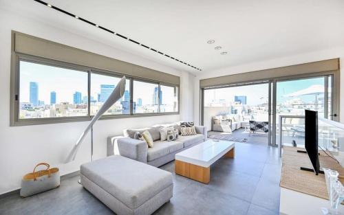 Kerem HaTeimanim Apartment | Luxury Beachfront Penthouse at Haari By HolyGuest