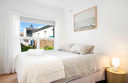 Henley Beach Apartment | Luxury Beachfront Retreat on Henley Beach Esplanade