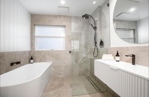 Henley Beach Apartment | Luxury Beachfront Retreat on Henley Beach Esplanade