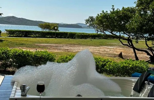 Tubara Villa | Luxury Beachfront Villa with Jacuzzi near Cartagena