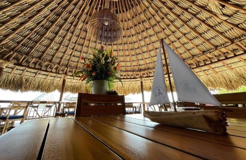 Tubara Villa | Luxury Beachfront Villa with Jacuzzi near Cartagena