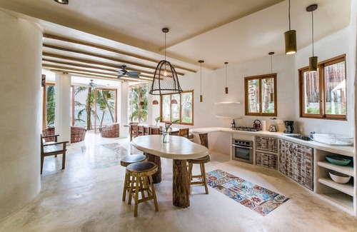 Zona Hotelera House | Luxury Beachfront Villa with Private Pool in the Heart of Tulum