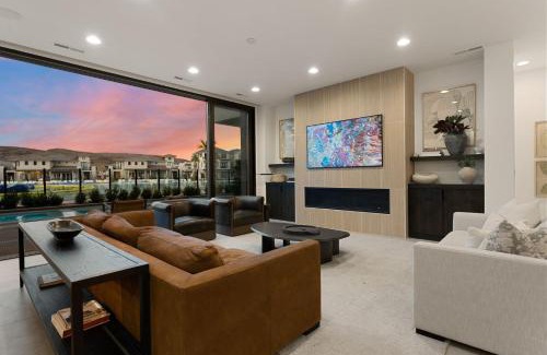 St. George House | Luxury Beachside home