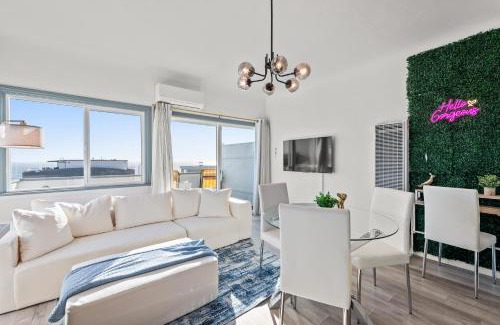 El Porto Apartment | Luxury Beachside Gem Walk to Beach Ocean Views
