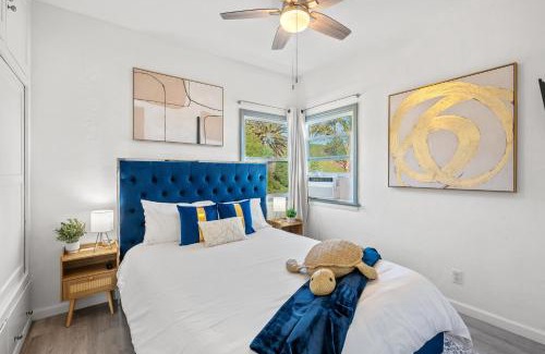 El Porto Apartment | Luxury Beachside Gem Walk to Beach Ocean Views