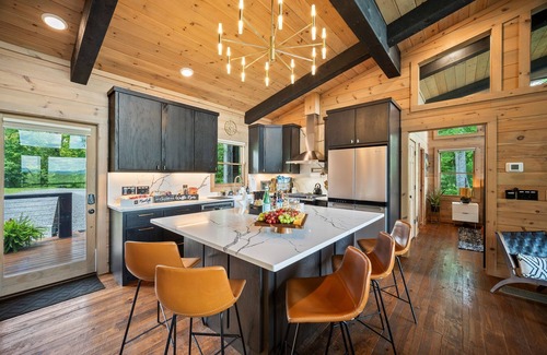 Epworth Cabin | Luxury Blue Ridge Retreat | Boujee Lodge | HotTub, FirePit, GameRoom, Epic Views