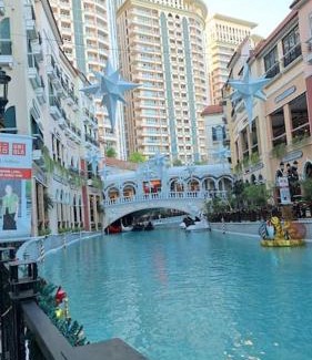 Pinagsama Apartment | Luxury Bohemian Suite Venice Canal Mall & BGC Views