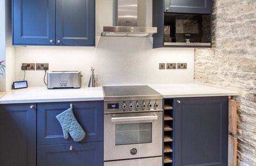 Malmesbury House | Luxury Bolthole in the Heart of the Cotswolds!