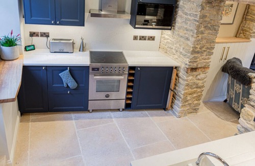 Malmesbury House | Luxury Bolthole in the Heart of the Cotswolds!
