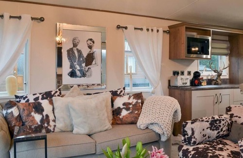Sewerby Cabin | Luxury boutique style lodge with hot tub
