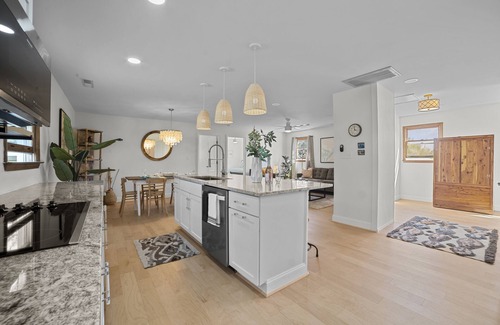 Oriental Apartment | Luxury Boutique Style Rentals located in the Village of Oriental.