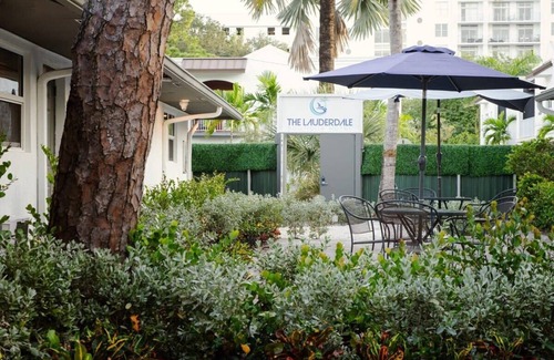 Poinciana Park Hotel | Luxury Boutique Hotel in Fort Lauderdale