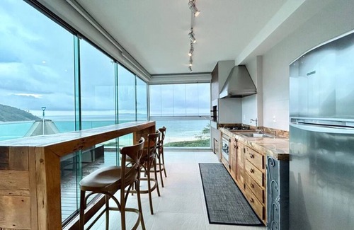Quatro Ilhas Apartment | Luxury Penthouse with 3 Suites