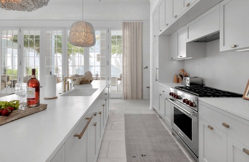 Seacrest House | Luxury BRAND NEW - KAIYA BEACH RESORT HOME