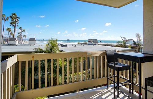 Townsite Condo | Luxury Breakwater Beach Pad D110