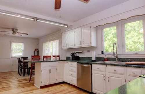 Dale City House | LUXURY BRICK HOUSE WITH GAME ROOM ON 1 ACRE LAND