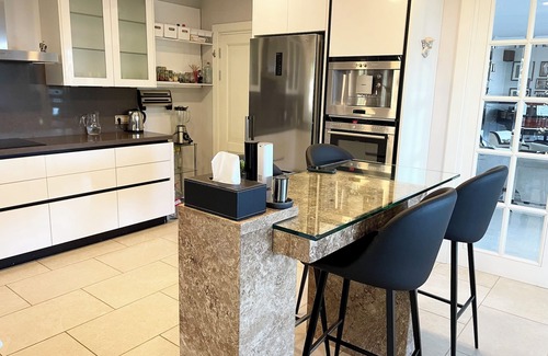 Marbella Villa | Luxury bright villa in Marbella Golden Mile with great sea and mountain views