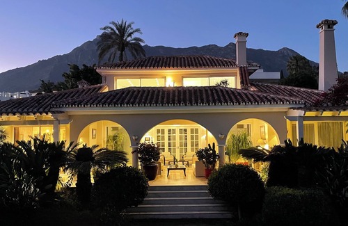 Marbella Villa | Luxury bright villa in Marbella Golden Mile with great sea and mountain views